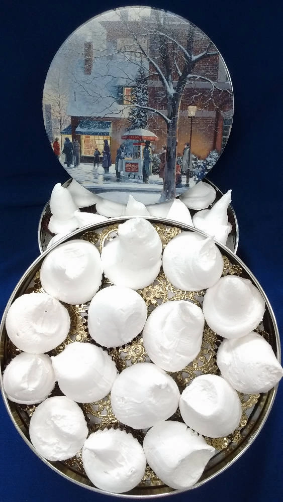32 Piece Divinity Gift Tin
