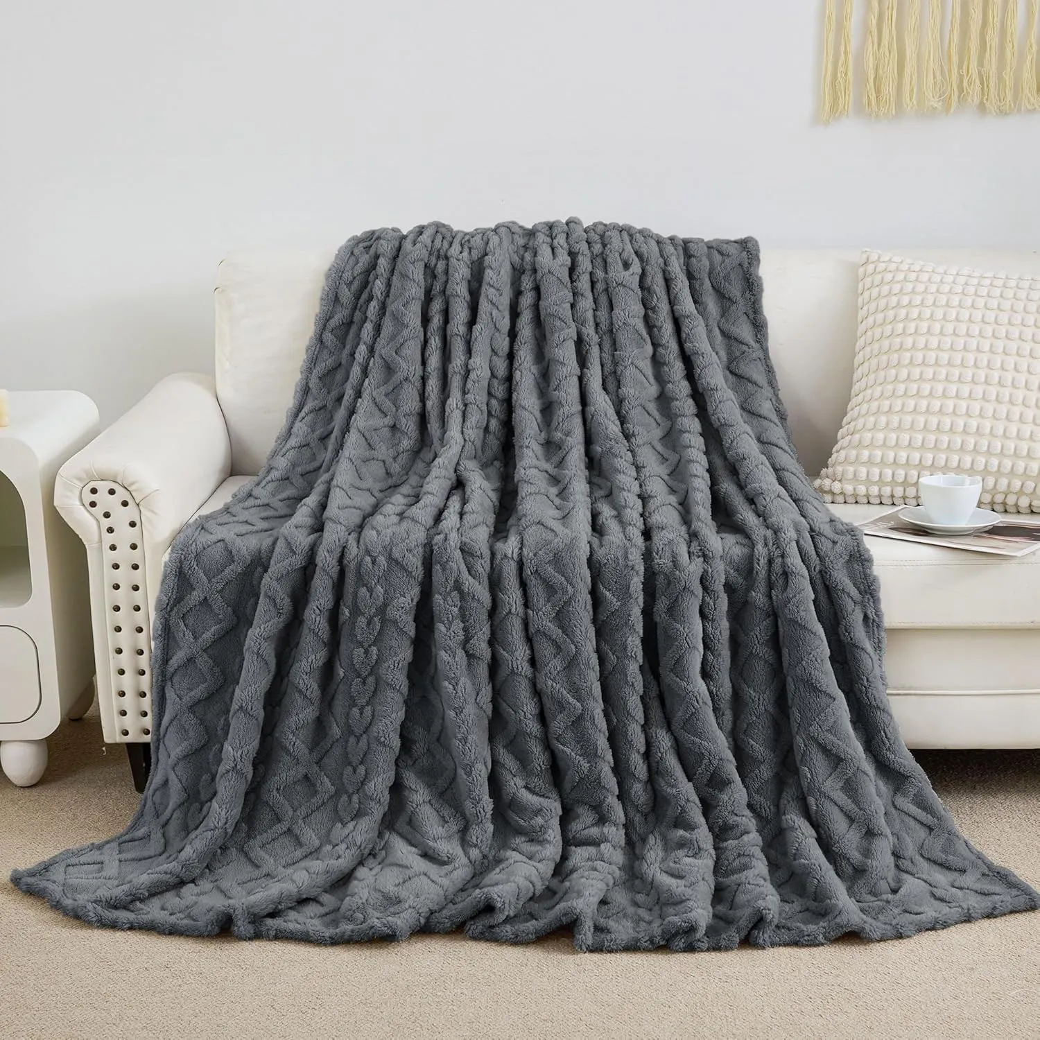 Aganear Fleece Throw Blanket - Cozy Soft Lightweight Fuzzy Throw Blanket for Women Portable Throw Blankets for Couch, Warm Present for Birthday, Christmas, Halloween, Housewarming(50"x60", Gray)