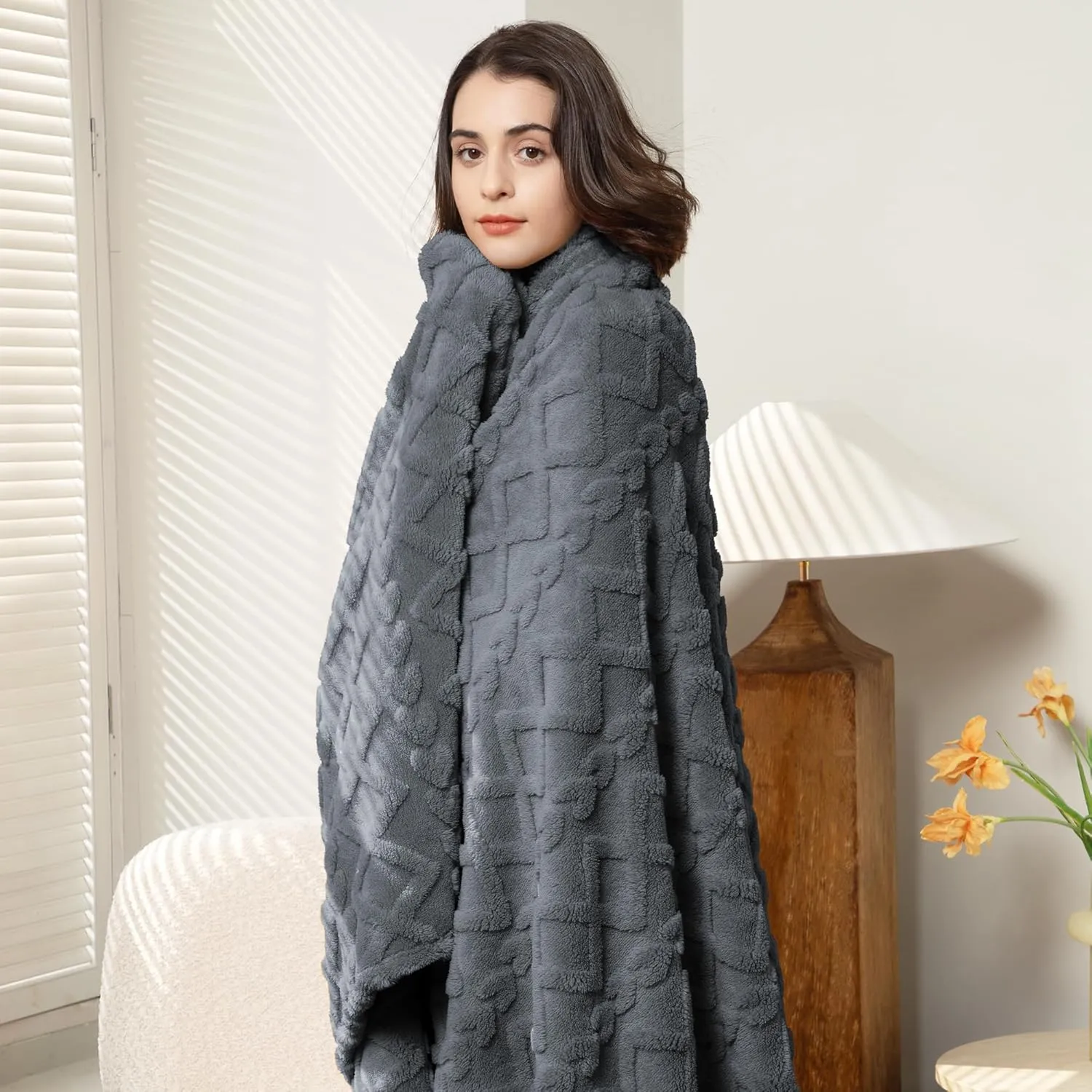Aganear Fleece Throw Blanket - Cozy Soft Lightweight Fuzzy Throw Blanket for Women Portable Throw Blankets for Couch, Warm Present for Birthday, Christmas, Halloween, Housewarming(50"x60", Gray)