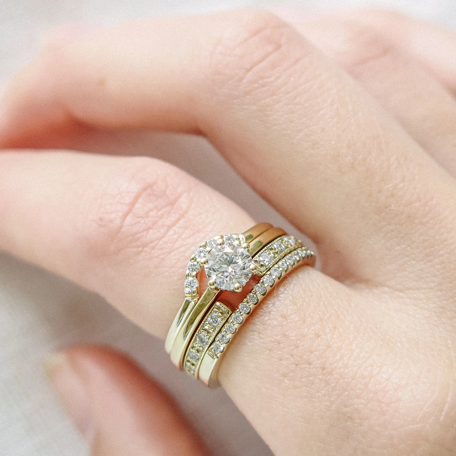 Diamond Arch Band in Yellow Gold