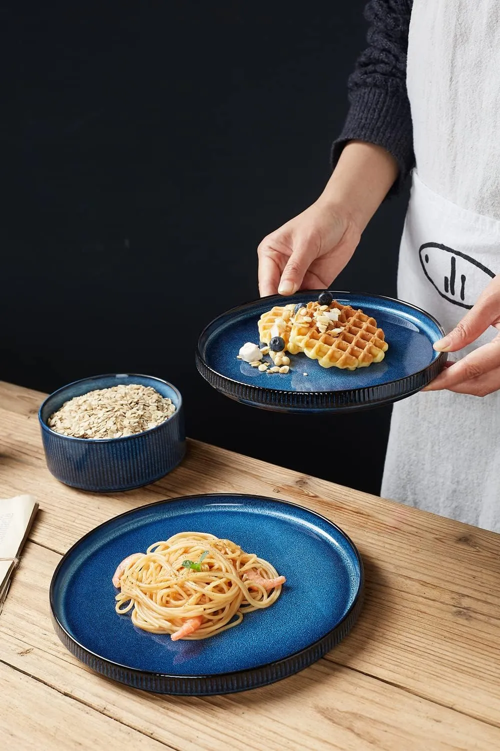 Famiware Star Plates and Bowls Sets, Modern Stoneware Dinnerware Sets for 6, 18-Piece Kitchen Dish Sets - Chip and Scratch Resistant, Microwave and Dishwasher Safe Tableware Set, Nebulas Blue