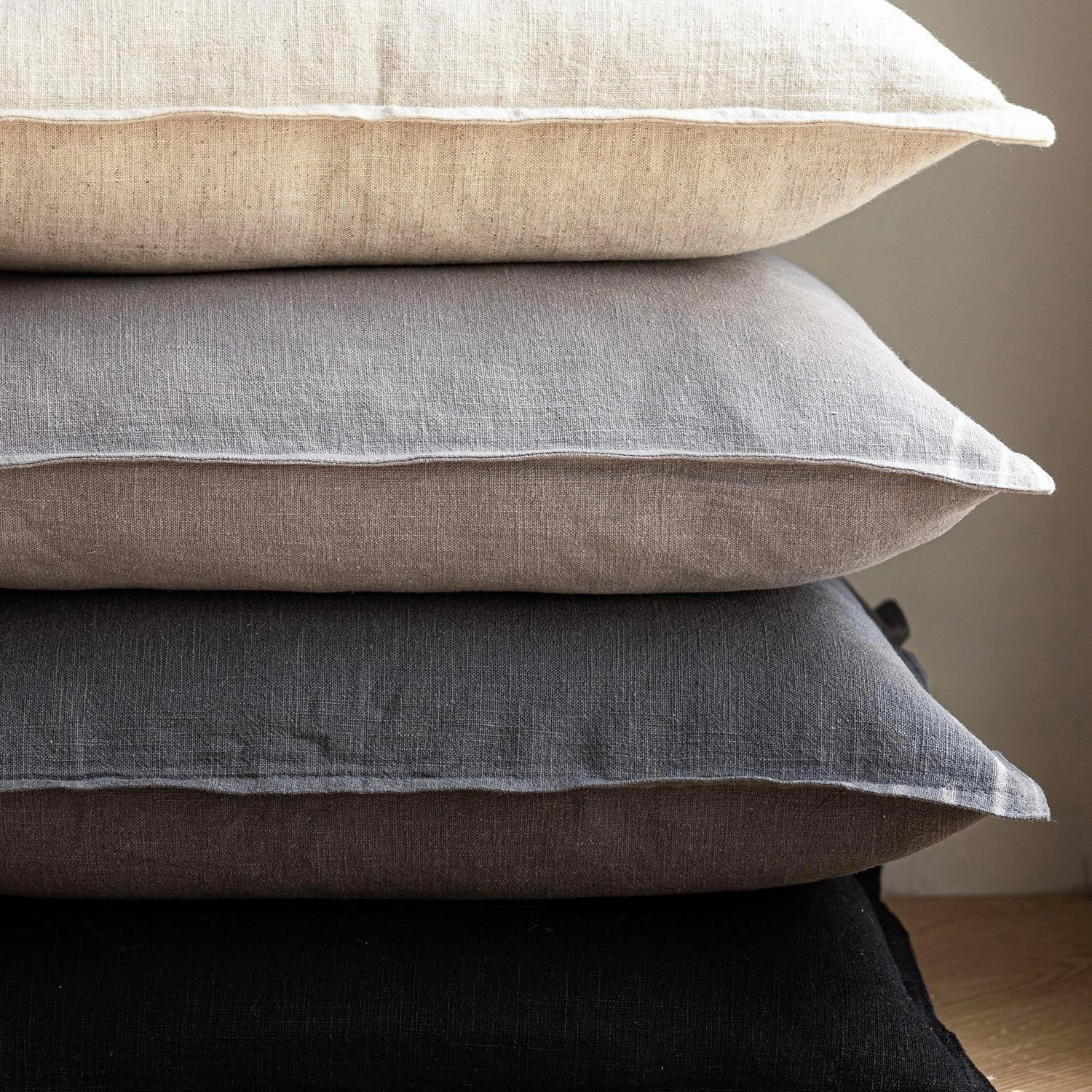 Foindtower Pack of 2, Decorative Linen Soild Throw Pillow Covers Soft Accent Cushion Case Boho Farmhouse Neutral Pillowcase for Chair Couch Sofa Bedroom Living Room Home Decor 20 x 20 Inch Black
