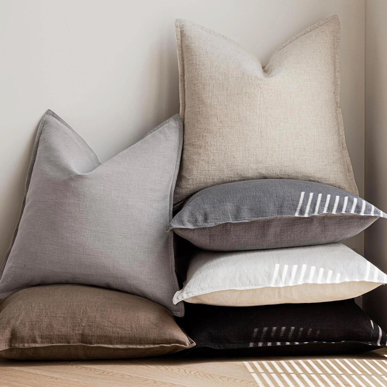 Foindtower Pack of 2, Decorative Linen Soild Throw Pillow Covers Soft Accent Cushion Case Boho Farmhouse Neutral Pillowcase for Chair Couch Sofa Bedroom Living Room Home Decor 20 x 20 Inch Black