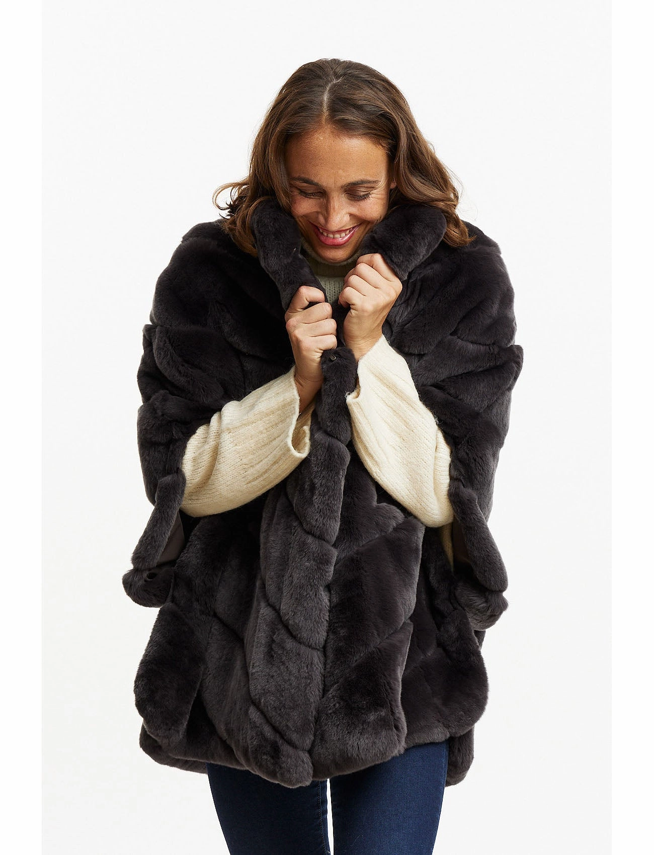 Fur Cape - basalt grey