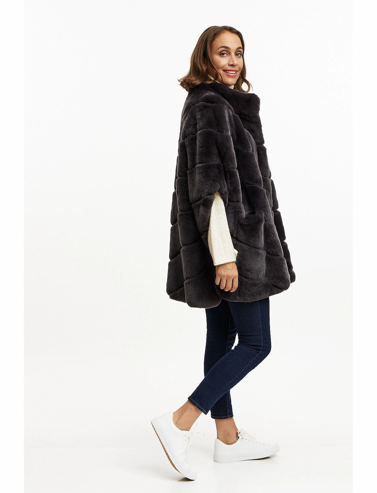 Fur Cape - basalt grey