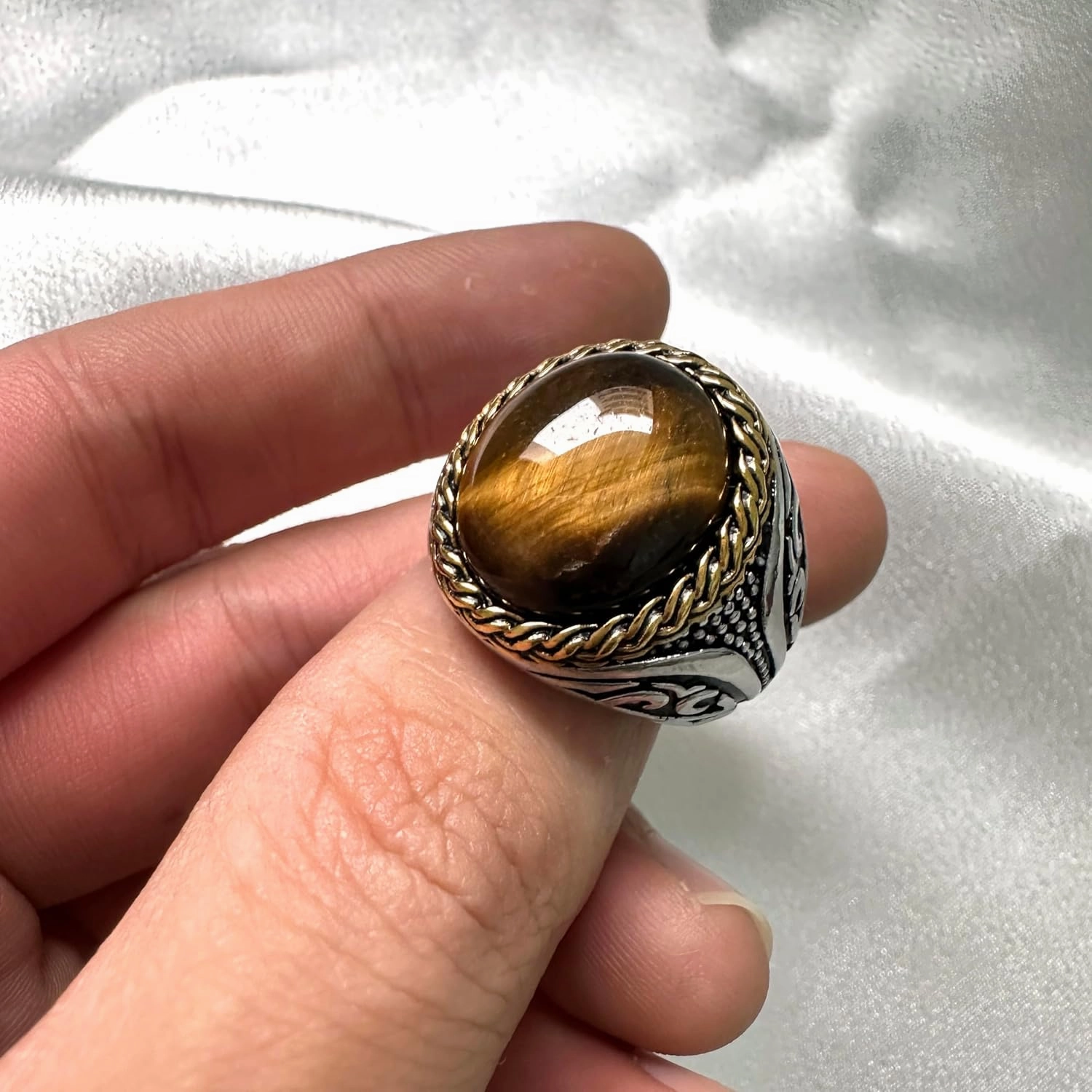 JWM Men's Stainless Steel Rings Retro Natural Large Tiger Eye Stone Rings for Men, Cocktail Party Biker Animal Rings, Delicate Packaging