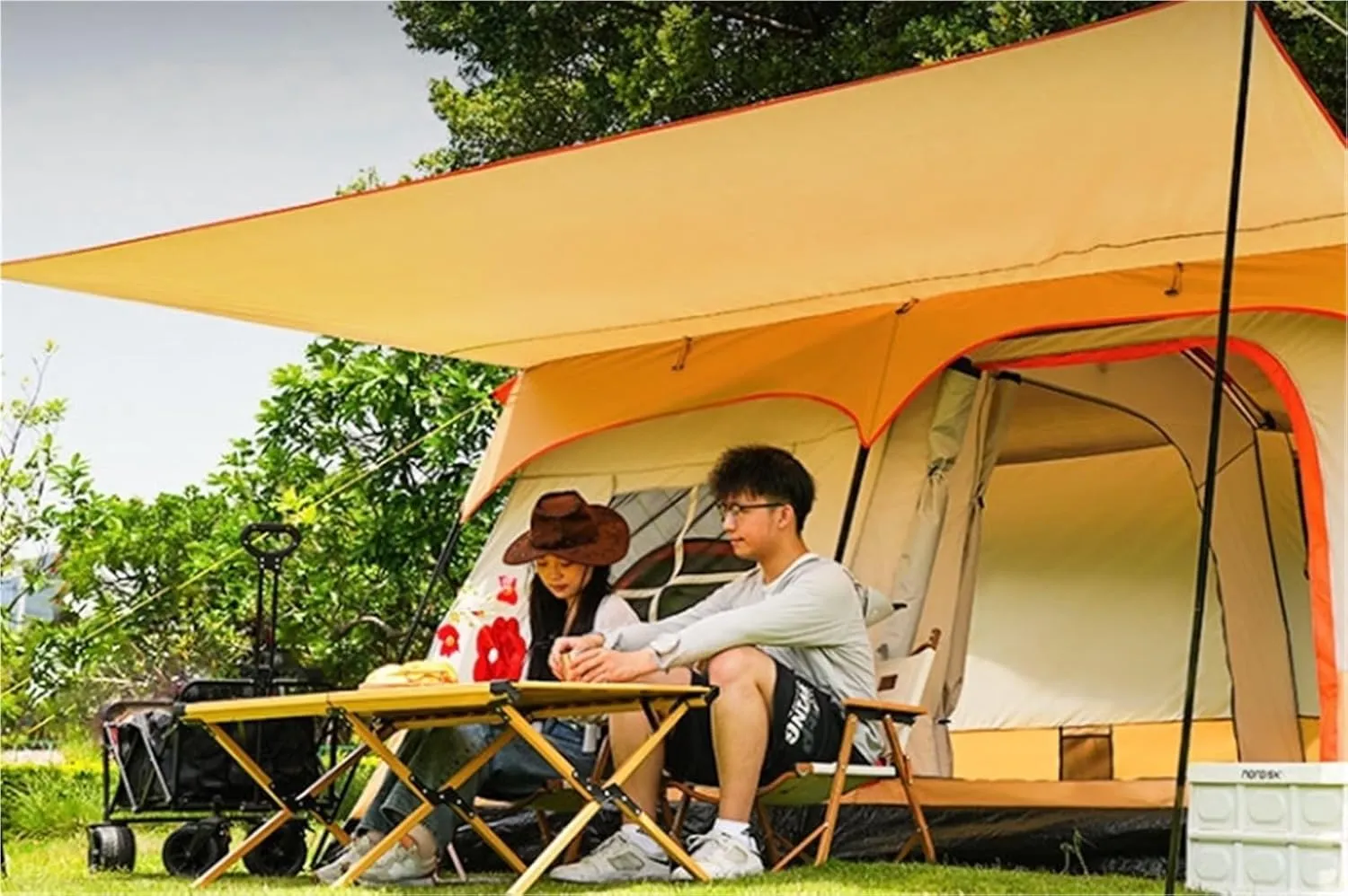 Large Tent Two Rooms and One Living Room Outdoor Folding Portable Camping Thickened Rainproof Windproof Waterproof Camping