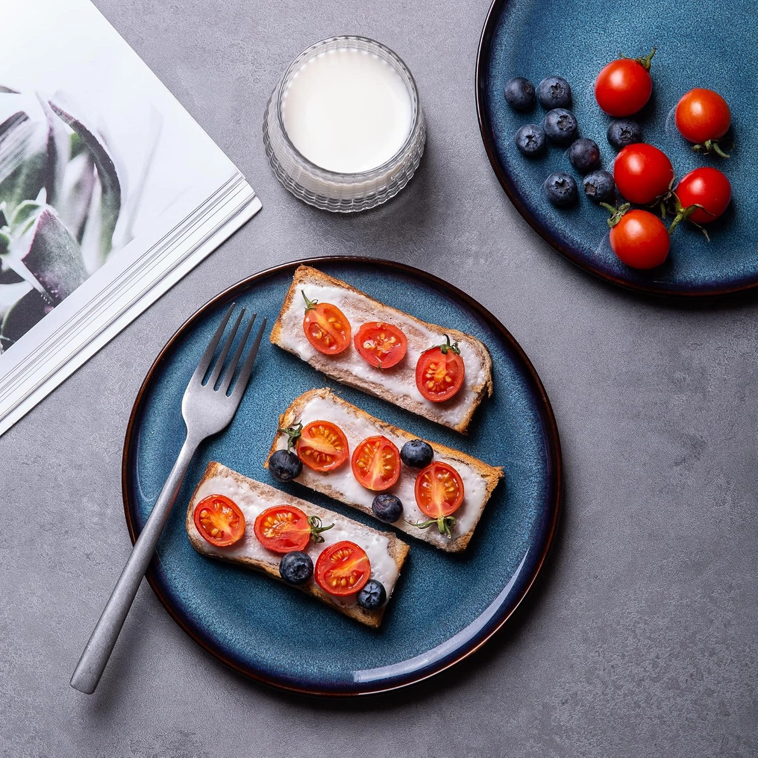 LERATIO Ceramic Dinner Plates Set of 6,10.5 Inch Reactive Glaze Porcelain Plates, Modern Shape Dinnerware Dishes Set for Kitchen,Microwave&Dishwasher&Oven Safe, Scratch Resistant-Blue