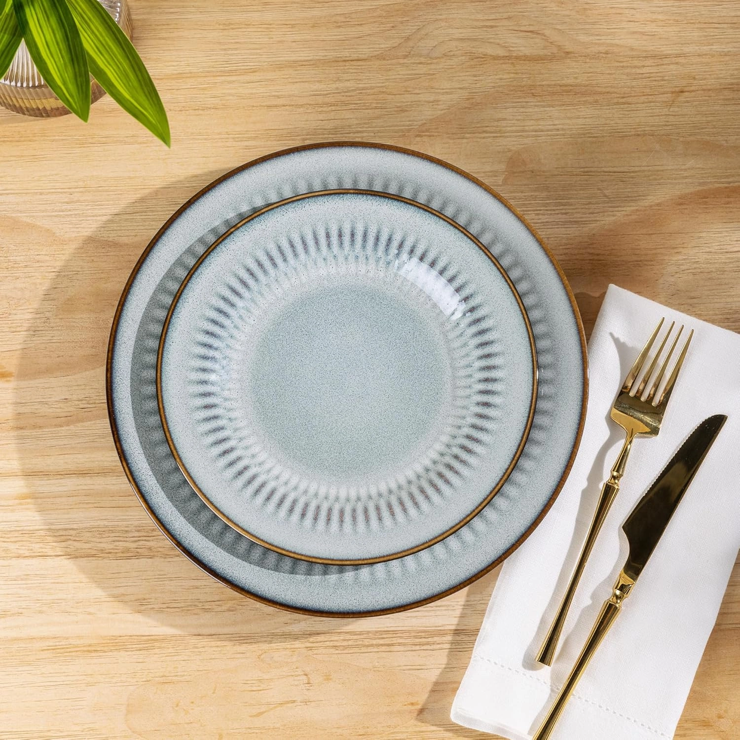 LERATIO Ceramic Dinnerware Sets,Handcraft Embossed Stoneware Plates and Bowls Sets,Highly Chip and Crack Resistant | Dishwasher & Microwave & Oven Safe Dishes set,Service for 4 (12pc)-Gray White