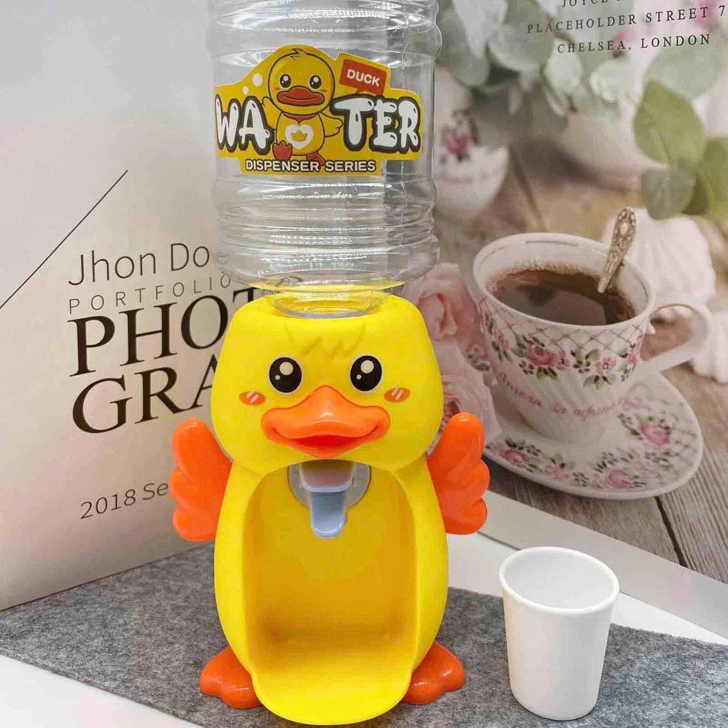 LUOZZY Mini Water Dispenser Toy for Kids Simulation Animal Water Machine Dollhouse Toy (Cute Duck)