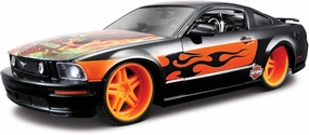 Maisto 1:24 W/B Harley Davidson Custom Ford Mustang GT