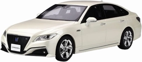 Metal Die Cast Toy Cars Resin 1:18 for Toyota Crown 3.5 RS Japanese Version Car Model Static Display Collection Hobby for Home Or Office Décor