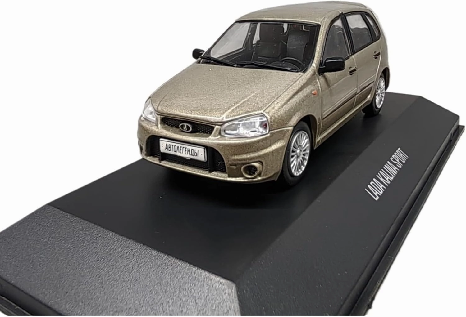 Metal Vehicles Toys 1/43 for Lada Alloy Car Model Die-Casting Toys Indoor Display Stand Decoration Ornaments Home Or Office Décor
