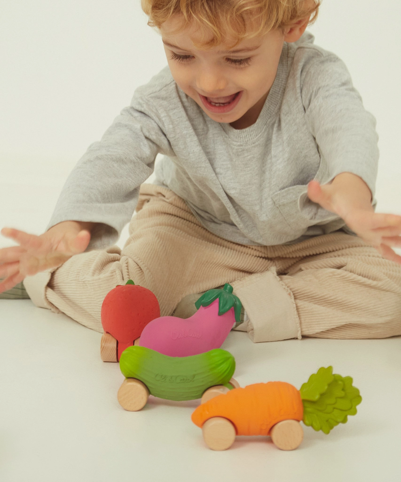 Oli & Carol Cathy The Carrot Car