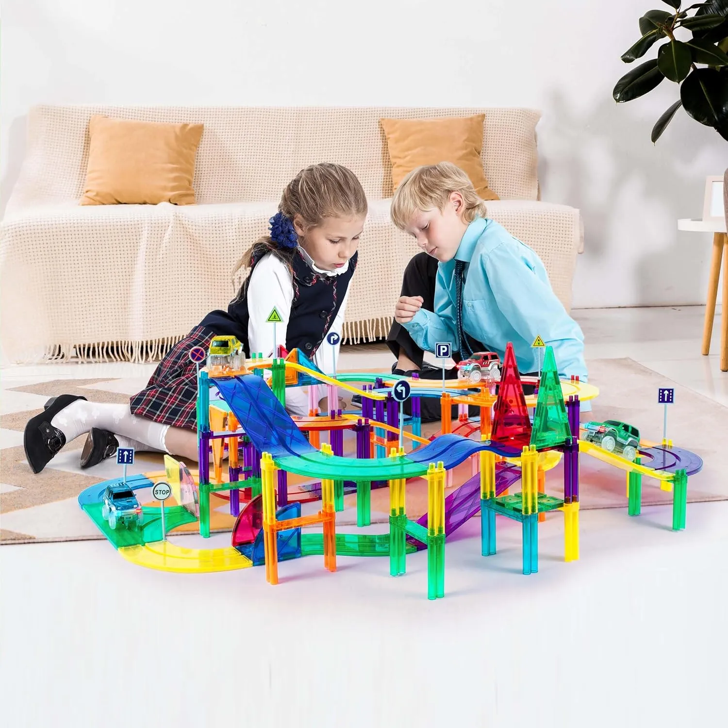 PicassoTiles 150 Piece Race Car Track Building Block Educational Toy Set Magnet Tile Magnetic Blocks Playset 4 Cars Early STEM Learning Construction Kit Hand-Eye Fine Motor Skill Brain Training PTR150