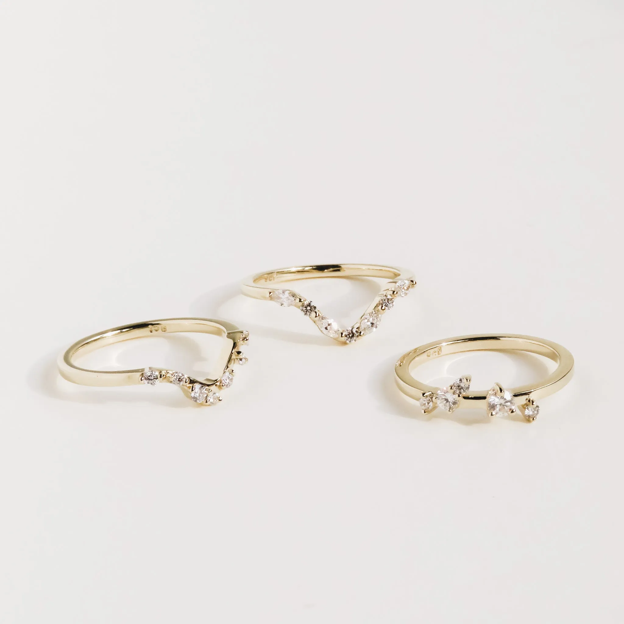 Scattered Diamond Band in Yellow Gold