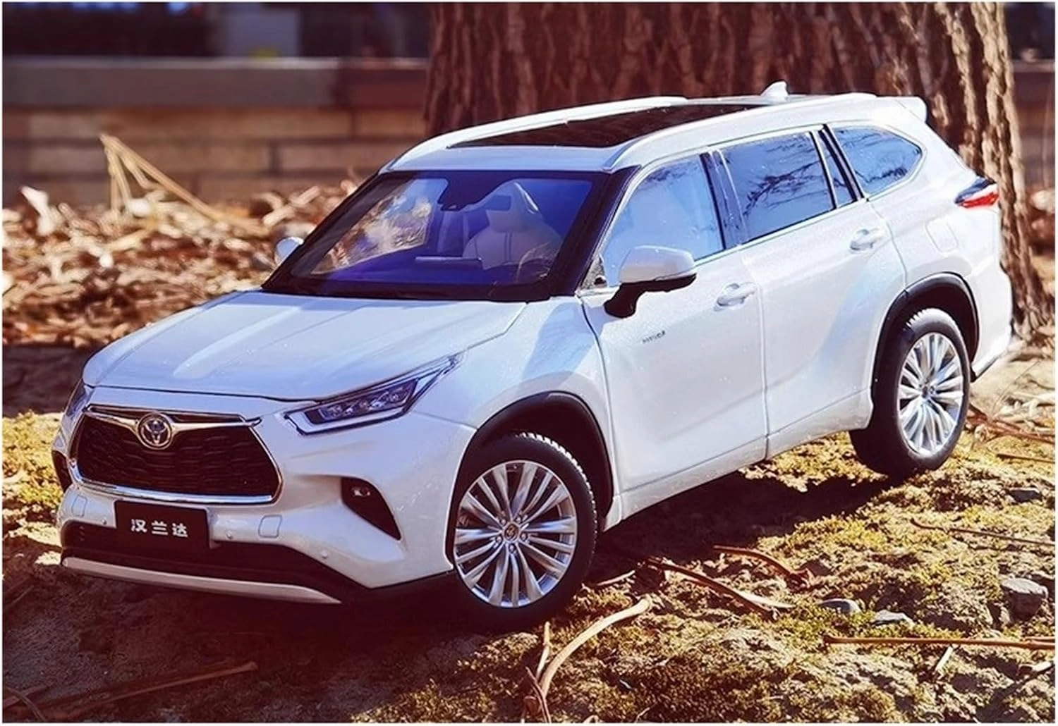Sports car Metal Model 1:18 for GAC Toyota Highlander 2022 Fourth Generation Car Model with All Doors Open in White for Home Décor