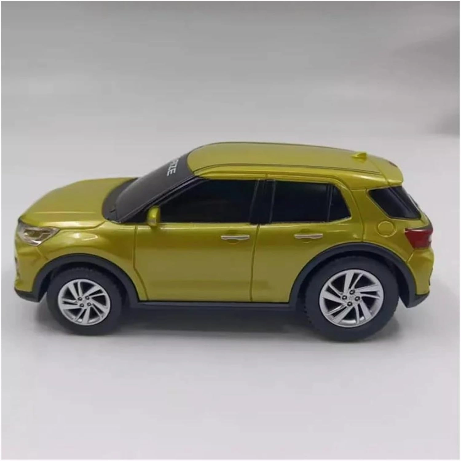 Sports car Metal Model 1: 43 Scale for RAIZE SUV Diecast Alloy Metal Car Vehicle Model Ornament Collection Display for Home Décor(Blue)