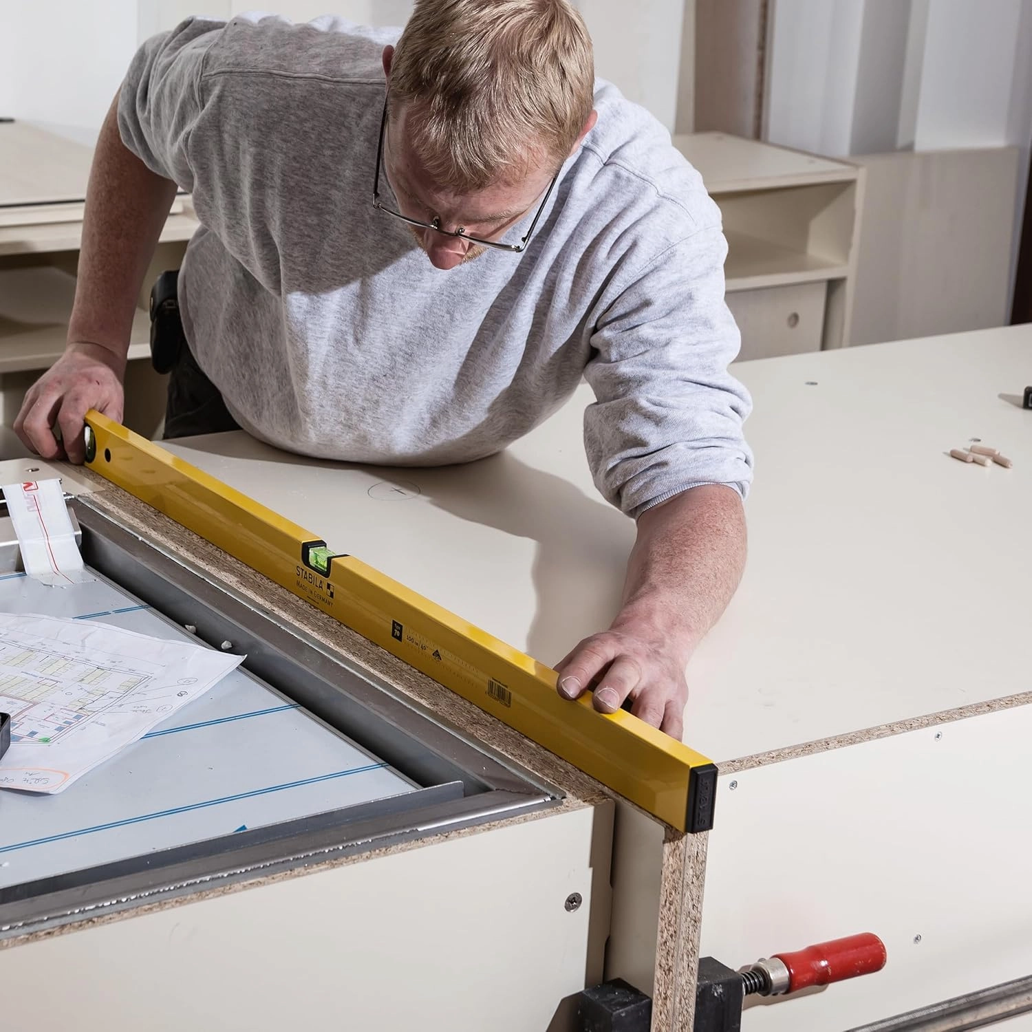 STABILA Type 70 Spirit Level, 120 cm, Lightweight Aluminium Profile, 1 Horizontal Level, 1 Vertical Level, Made in Germany