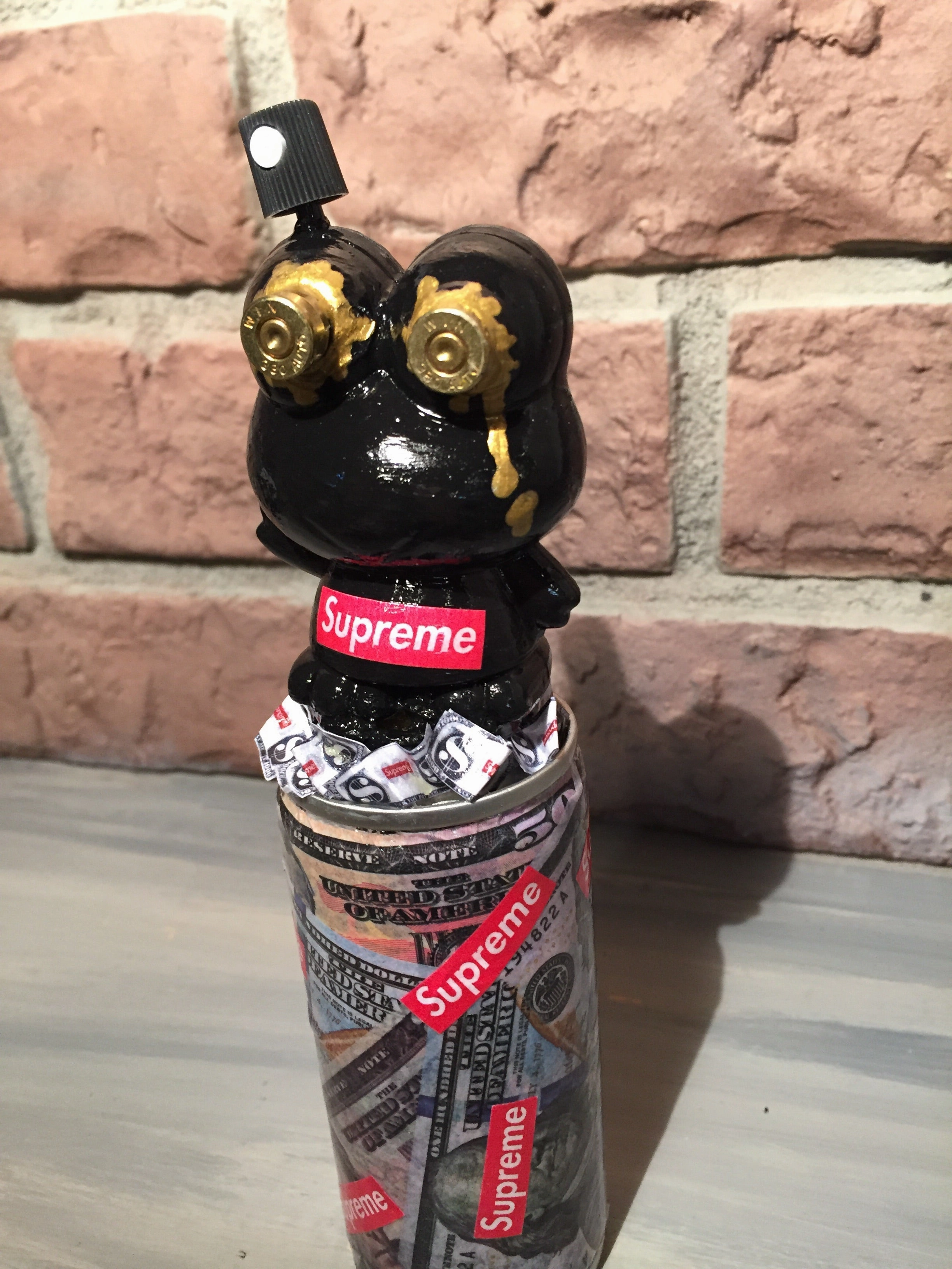Supreme frog mini money can