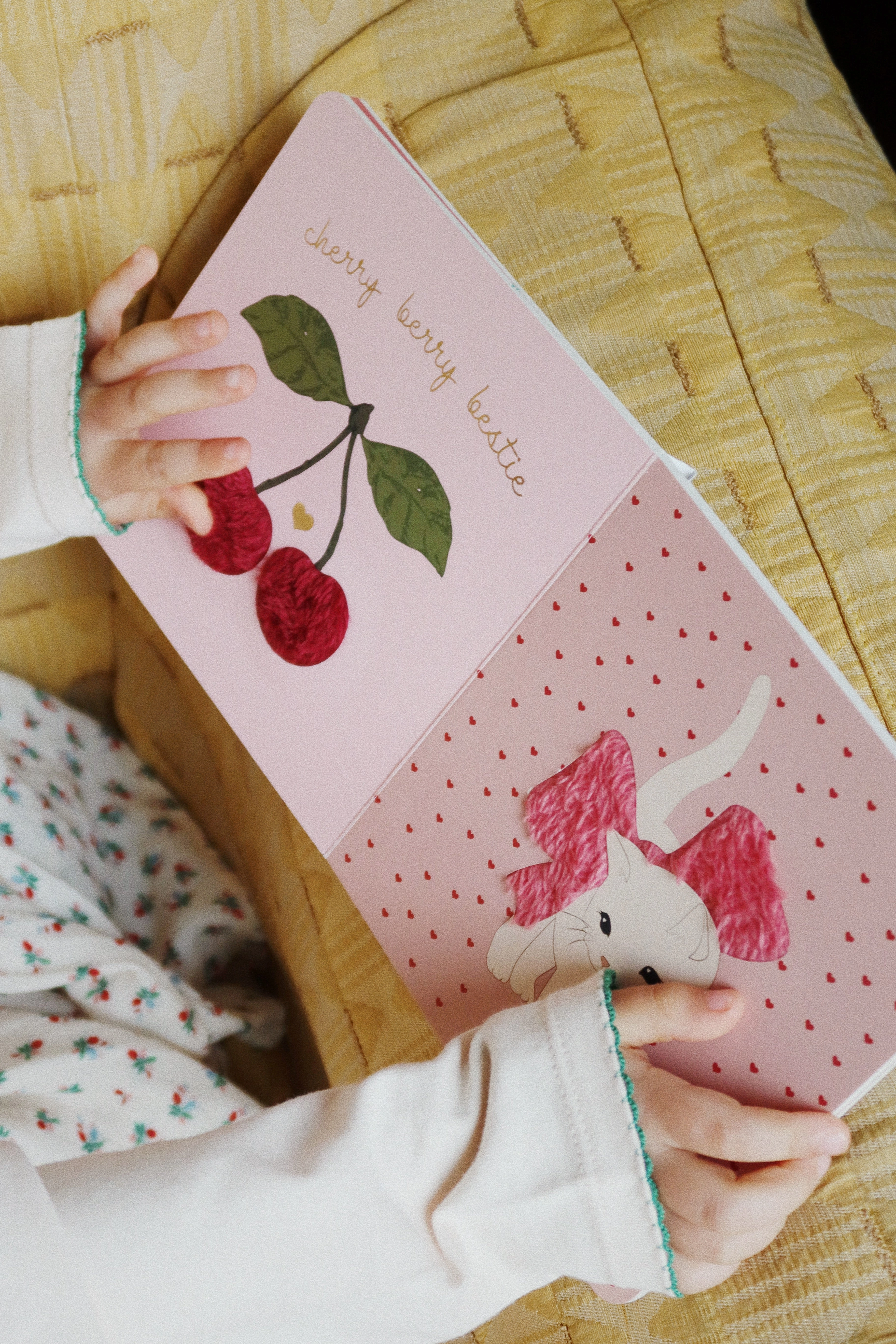 TOUCH AND FEEL BOOK UNICORN FSC - UNICORN