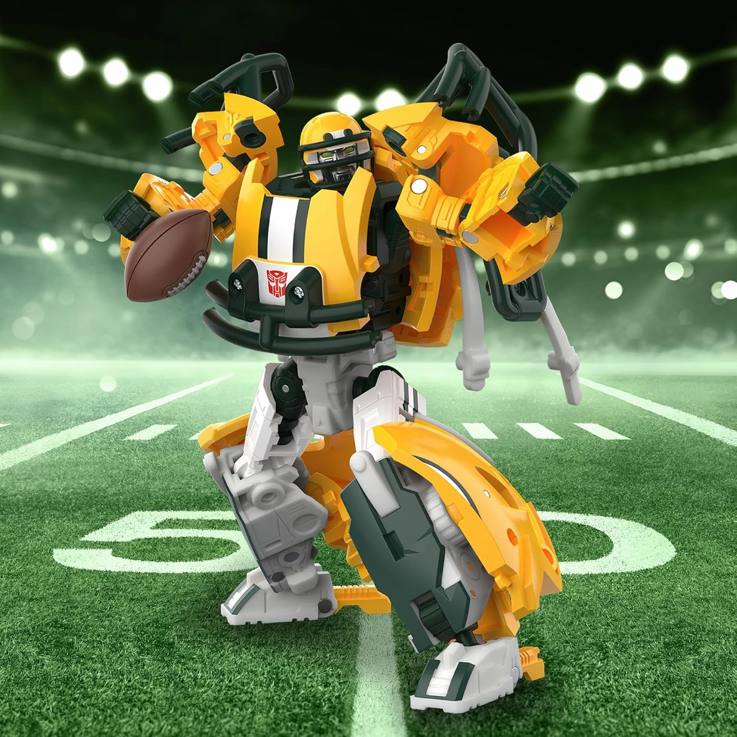 TRANSFORMERS NFL Green Bay Packers Tundra Prime 5.5-Inch Action Figure Changes from Robot to Helmet, Football Toys for Ages 8 