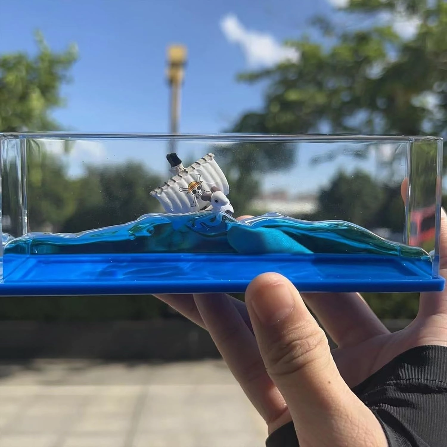 Unsinkable Boat Pirate Ship, Housand Sunny Fluid Drift Bottle, Ship in a Bottle Cruise Ship Model Toy, Suitable, for Car Decor, Home Showcase Desktop Ornaments (Going Merry)