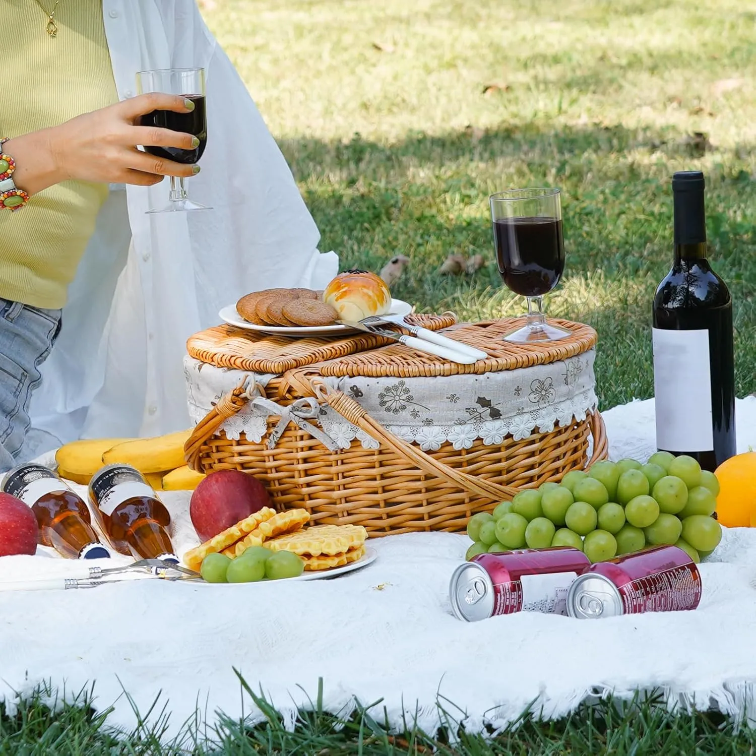 ZORMY Wicker Picnic Baskets with Removable Liner, Empty Picnic Basket with Lid, Picnic Hamper with Folding Woven Handles for Picnic, Camping, Outdoor, Halloween, Thanks Giving - WhiteKapok